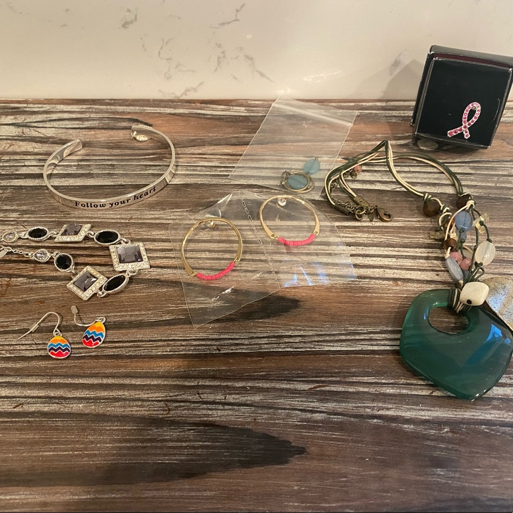 Bundle of New Avon Jewelry In Boxes Beautiful Assortment